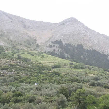 Ataviros 아파트호텔 2*