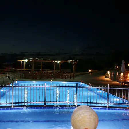 Ataviros 아파트호텔 2*