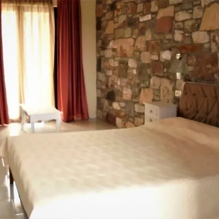 Ataviros Aparthotel 2*