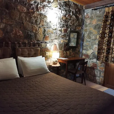 アパートホテル Ataviros