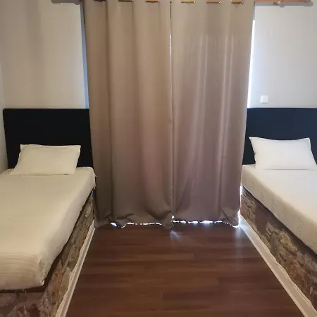 阿塔维罗斯酒店 2* Émbonas