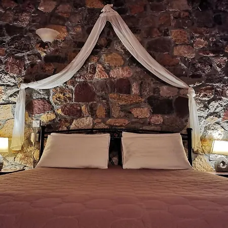 Ataviros アパートホテル 2*