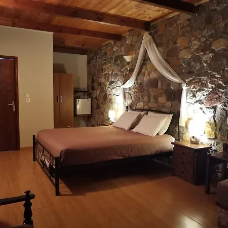 アパートホテル Ataviros 2*