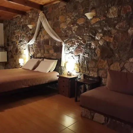 アパートホテル Ataviros 2*