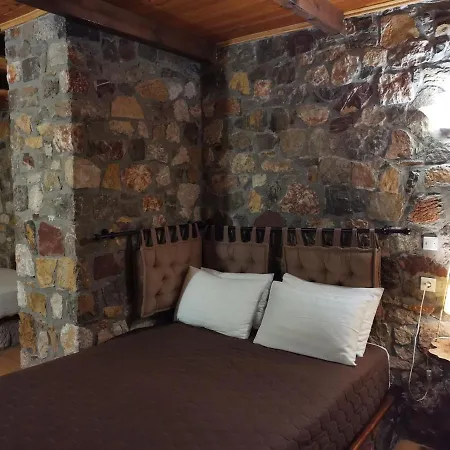 Ataviros アパートホテル 2*