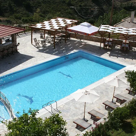 アパートホテル Ataviros