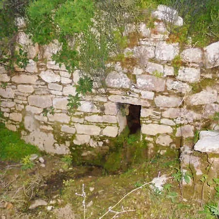 アパートホテル Ataviros