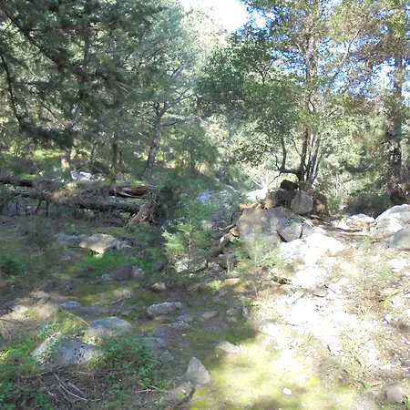 Ataviros アパートホテル