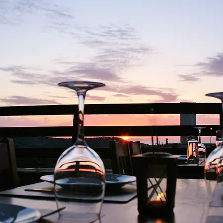 アパートホテル Ataviros Émbonas