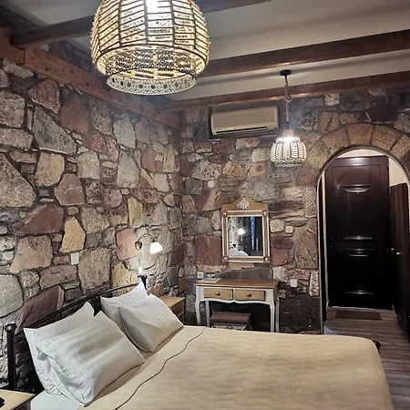 Ataviros アパートホテル