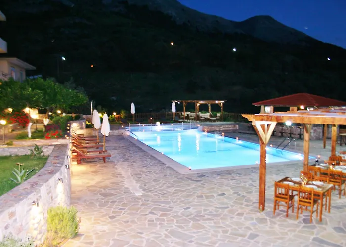 阿塔维罗斯酒店 2*